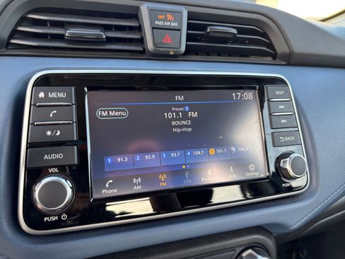 Used 2025 Nissan Versa SV FWD image 20