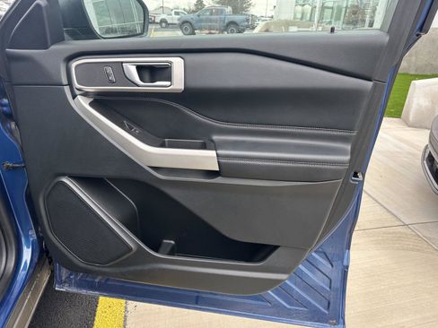 Used 2021 Ford Explorer XLT image 18