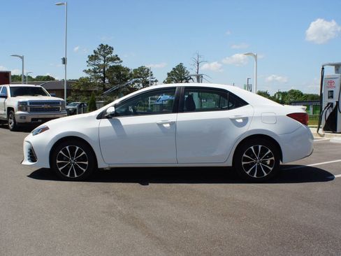 Used 2018 Toyota Corolla SE FWD image 13
