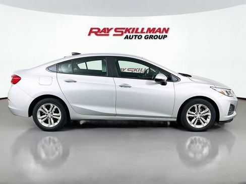 Used 2019 Chevrolet Cruze LS w/ LS Convenience Package FWD image 8