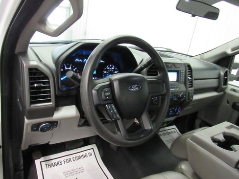 Used 2017 Ford F250 XL w/ Power Equipment Group image 38