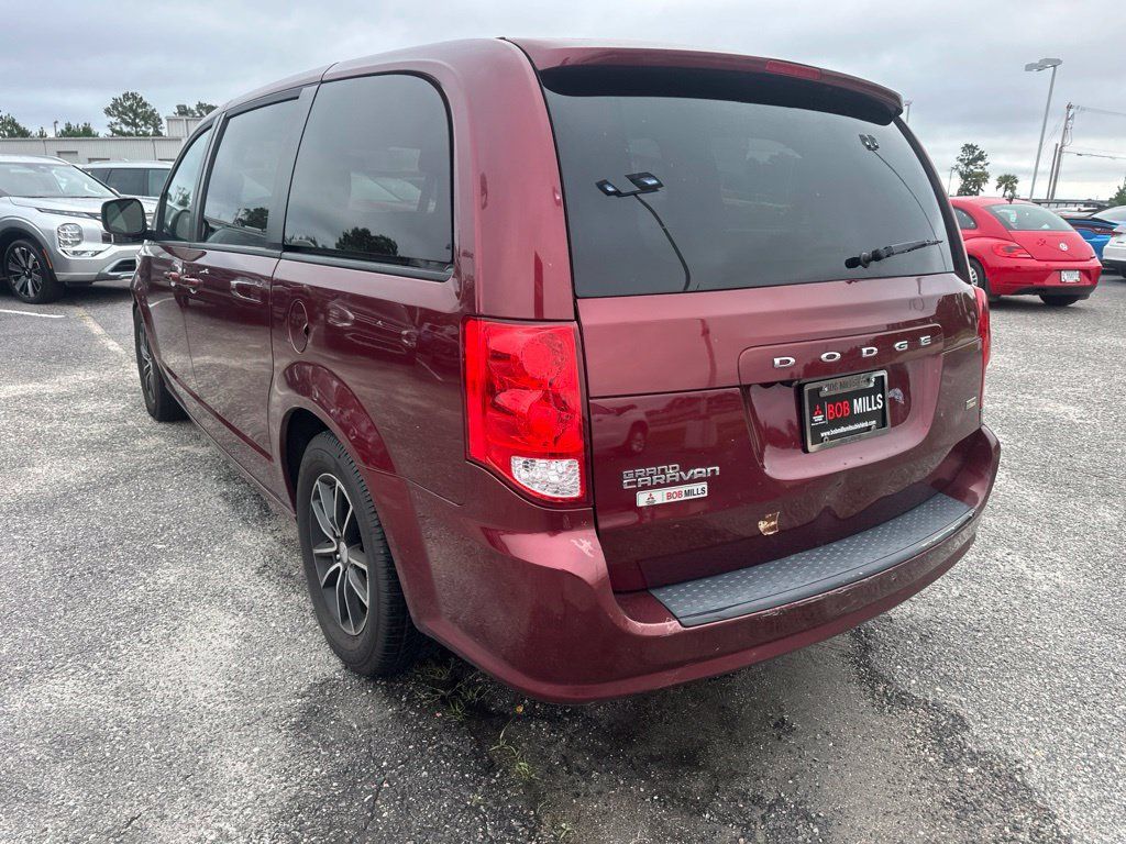 Used 2018 Dodge Grand Caravan SE FWD image 5