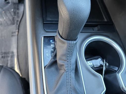 Used 2022 Toyota Camry LE image 14