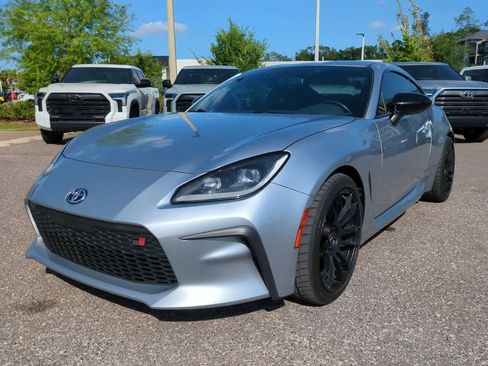 Used 2022 Toyota GR86 RWD image 2