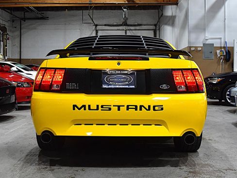 Used 2004 Ford Mustang Mach 1 RWD image 12