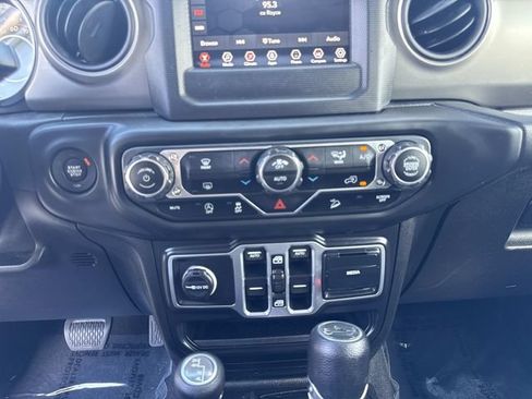 Used 2018 Jeep Wrangler Unlimited Sport S AWD/4WD image 26