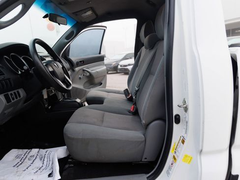 Used 2014 Toyota Tacoma 2WD Regular Cab image 17