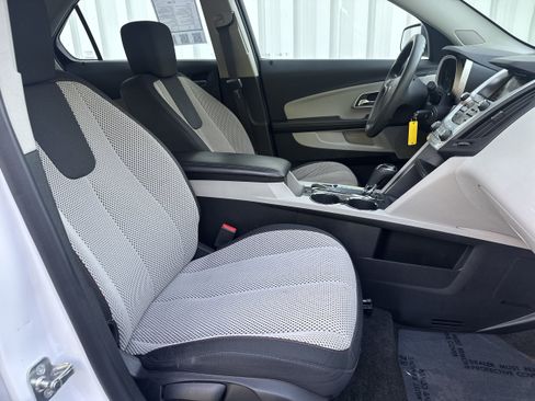 Used 2017 Chevrolet Equinox LS AWD/4WD image 13