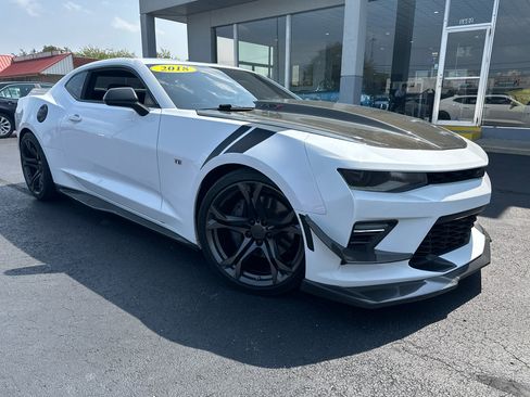 Used 2018 Chevrolet Camaro SS image 3