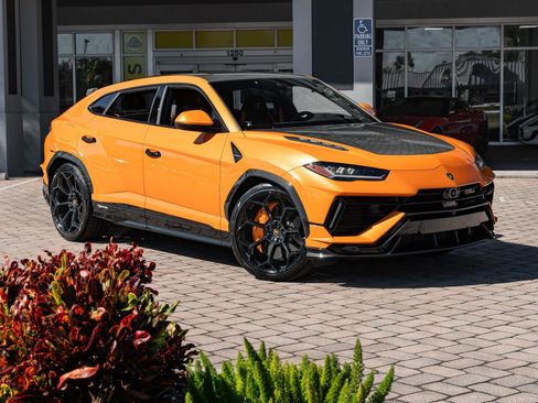 Used 2023 Lamborghini Urus Performante image 12
