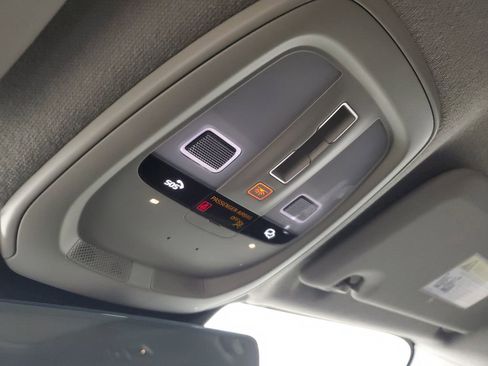 Certified 2025 Volvo XC40 B5 Plus image 37