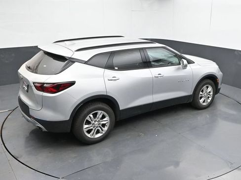 Used 2019 Chevrolet Blazer LT FWD image 12