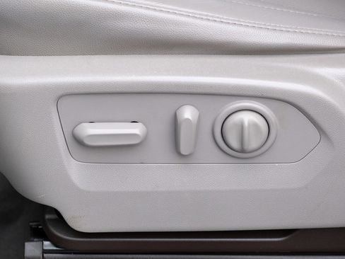 Used 2020 Chevrolet Silverado 1500 LTZ image 12