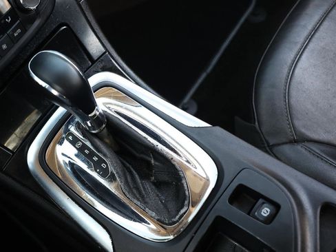 Used 2013 Buick Regal Premium image 34