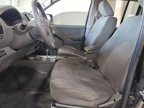 Used 2021 Nissan Frontier SV w/ Midnight Edition Floor Mats image 13