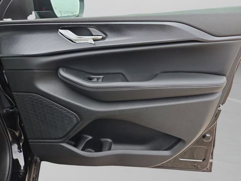 New 2025 Jeep Grand Cherokee Laredo X RWD image 31