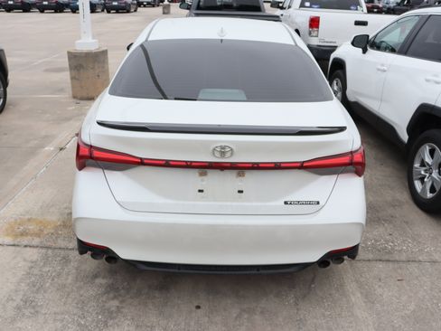 Used 2022 Toyota Avalon Touring FWD image 7