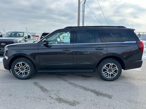 New 2026 Ford Expedition Active image 2