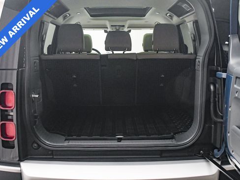 Used 2024 Land Rover Defender 110 S image 7