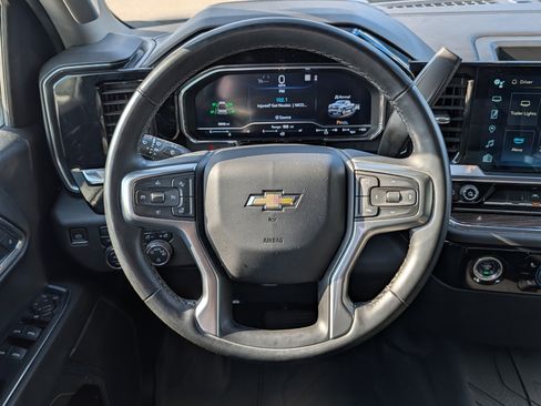 Used 2023 Chevrolet Silverado 1500 LT AWD/4WD image 12