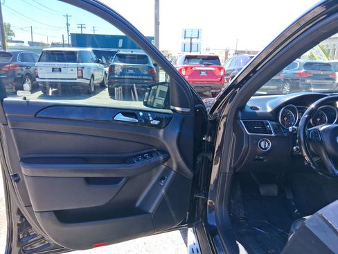 Used 2018 Mercedes-Benz GLE 350 w/ Premium 1 Package image 13