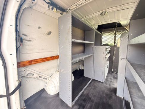 Used 2013 Chevrolet Express 2500 RWD image 11