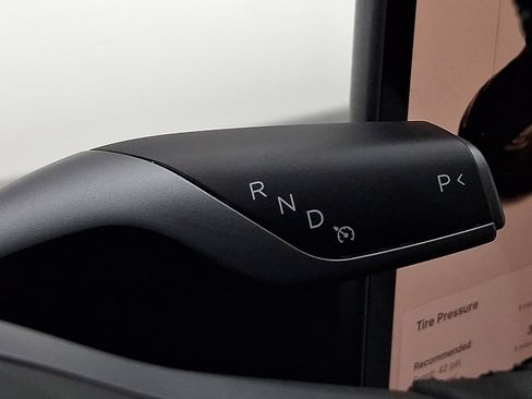 Used 2022 Tesla Model 3 image 15