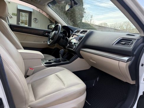 Used 2018 Subaru Outback 2.5i Limited image 7