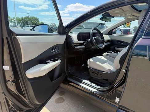 Used 2023 Nissan Ariya AWD image 9