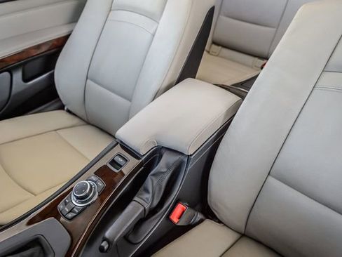 Used 2012 BMW 328i Convertible image 39