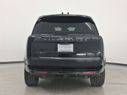 Used 2025 Land Rover Range Rover SE image 10