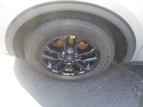 Used 2022 Ford Escape SE image 9