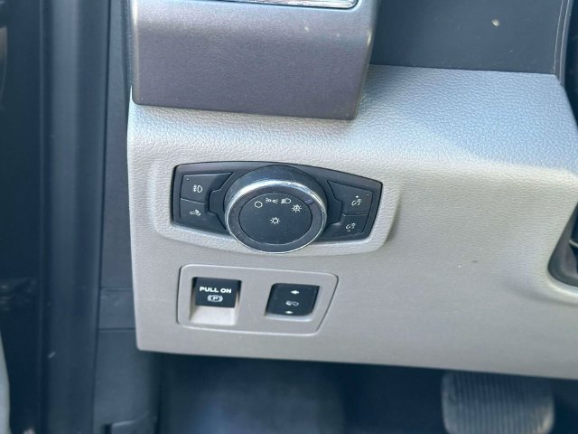 Used 2019 Ford F150 XLT w/ Equipment Group 302A Luxury AWD/4WD image 18