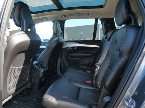Used 2018 Volvo XC90 T5 Momentum w/ Convenience Package image 15