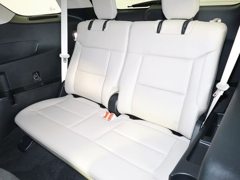 Used 2023 Ford Explorer XLT w/ Equipment Group 202A image 25