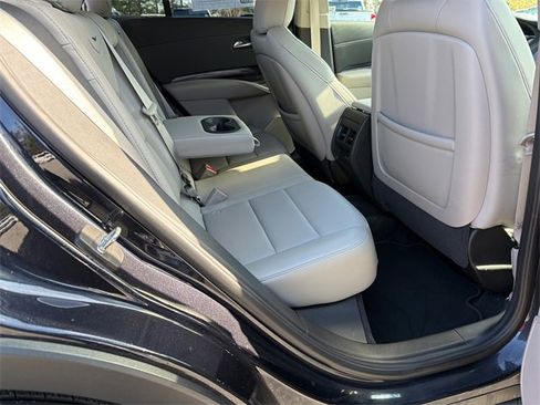 Used 2022 Cadillac XT4 Luxury w/ Driver Awareness Package image 15
