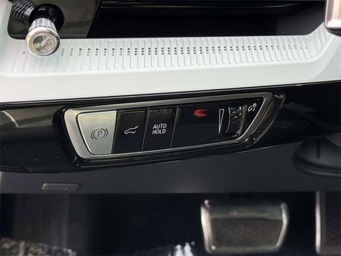 Certified 2025 Cadillac Optiq Luxury 2 w/ LPO, Floor Liner Package image 25