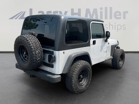 Used 2004 Jeep Wrangler 4WD w/ Dual Top Group image 5