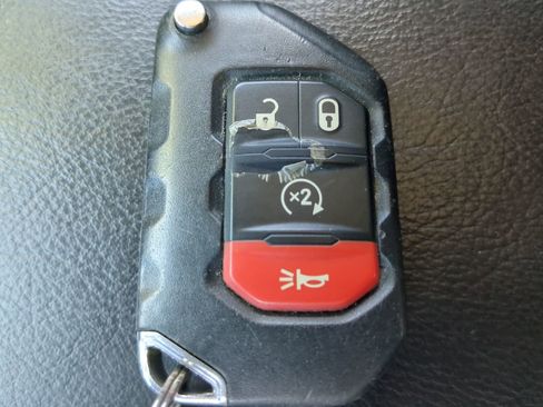 Used 2018 Jeep Wrangler Unlimited Sport S image 28