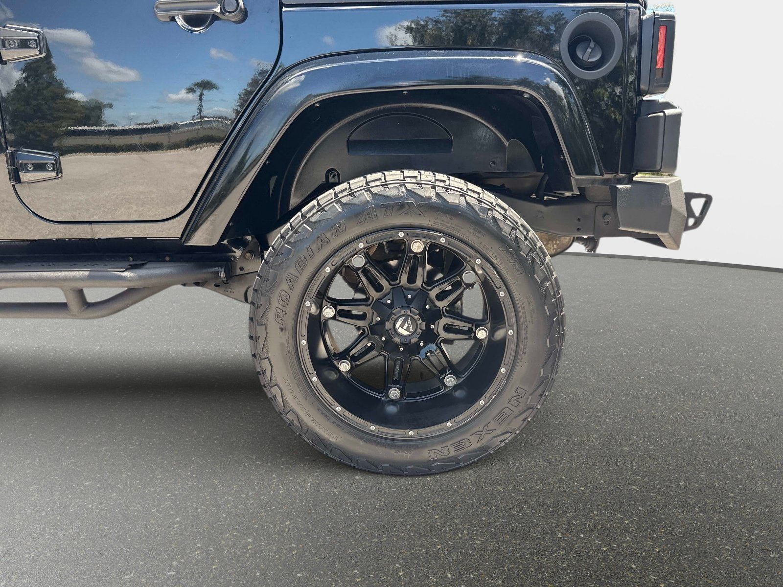 Used 2017 Jeep Wrangler Unlimited Sahara AWD/4WD image 10