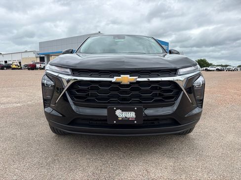 New 2026 Chevrolet Trax LS w/ LS Convenience Package FWD image 9
