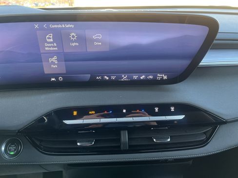 Used 2025 Buick Enclave Preferred image 29