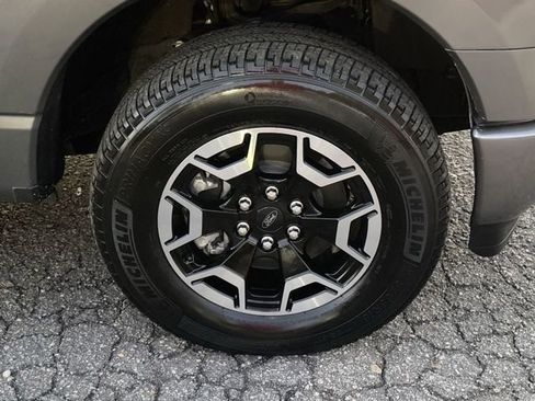 Used 2022 Ford F150 Lightning XLT image 12