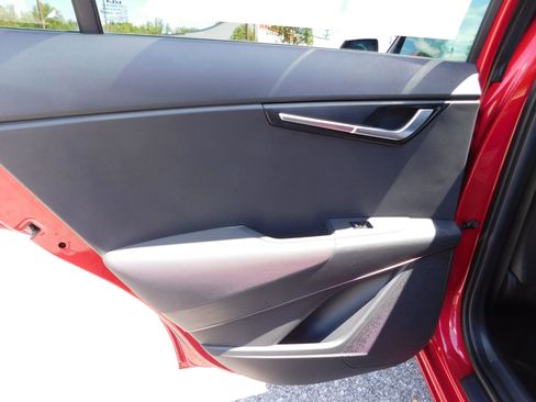 Used 2023 Kia Niro EX FWD image 9