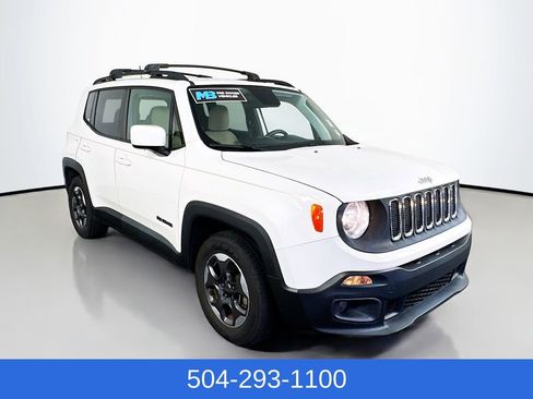 Used 2018 Jeep Renegade Latitude FWD image 4