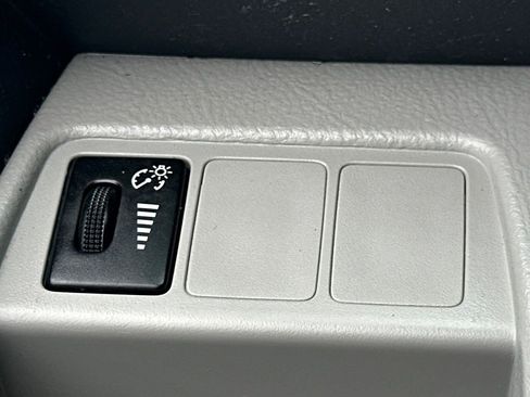 Used 2011 Toyota RAV4 4WD image 24