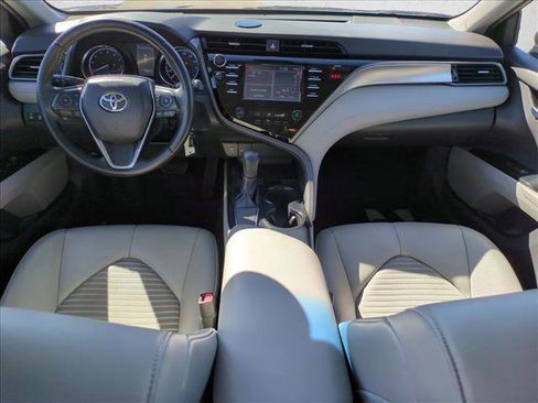 Used 2019 Toyota Camry SE image 18