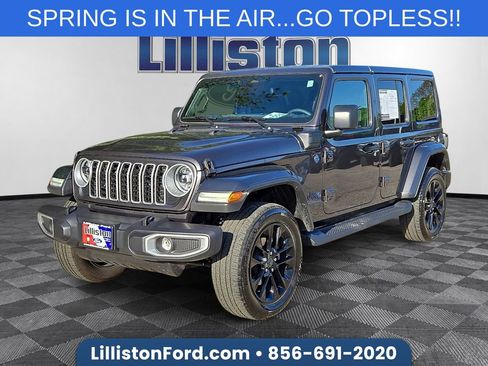 Used 2025 Jeep Wrangler Unlimited Sahara AWD/4WD image 1