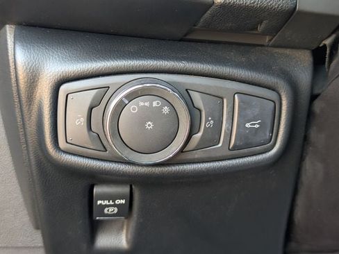Used 2016 Lincoln MKX Reserve w/ Luxury Package FWD image 17