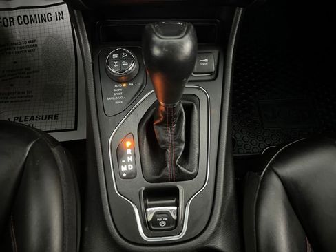 Used 2020 Jeep Cherokee Trailhawk w/ Cold Weather Group image 79